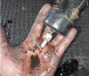 Combustible sucio, con partículas contaminantes que dañan la bomba de combustible eléctrica.
